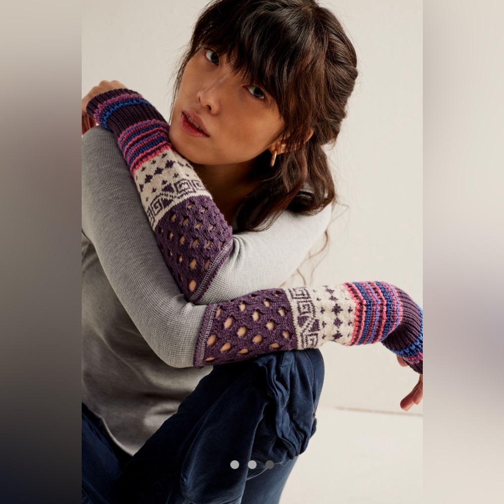 Free People We The Free Cozy Craft Cuff in Grey Combo Size XS NWT